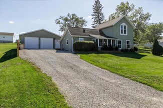 107 Brady St, Brooklyn, IA 52211