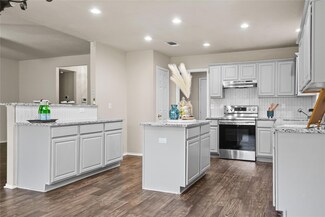 8613 Garden Springs Dr, Fort Worth, TX 76123