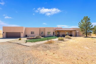 822 W Dust Storm Rd, Huachuca City, AZ 85616