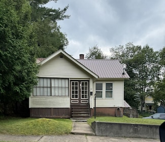 37 Slater Ave, Saranac Lake, NY 12983