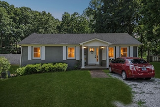 630 Lakeview Cir, Tennessee Ridge, TN 37178