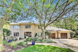 421 Creekside Ct, Willowbrook, IL 60527