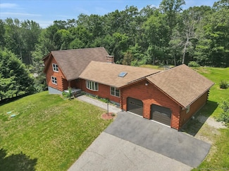 447 Woodland Rd, Storrs Mansfield, CT 06268
