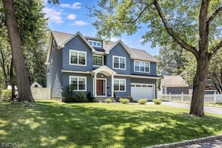16 Fernwood Rd, Livingston, NJ 07039