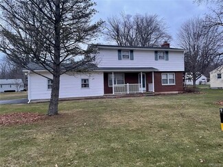 6107 Karen Ave, Newfane, NY 14108