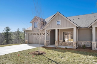 98 Chimney Chase Trail, Hendersonville, NC 28739