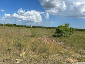 1144 Cr 329, Floresville, TX 78114