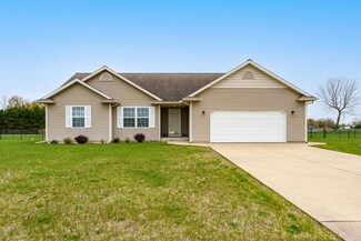 50203 Chardonnay St, Paw Paw, MI 49079
