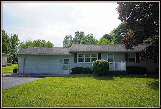3840 Coomer Rd, Newfane, NY 14108