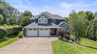 738 Cedarwood Dr, Rostraver Township, PA 15012