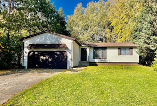 217 Briar Cliff St SW, Poplar Grove, IL 61065