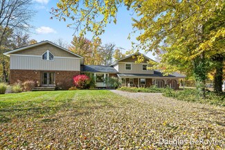8425 Breton Ave SE, Caledonia, MI 49316