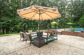 7 Shoreline Dr, Foxboro, MA 02035