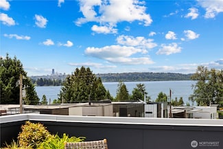 6304 Lakeview Dr, Kirkland, WA 98033