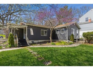 1114 56th St, Des Moines, IA 50311