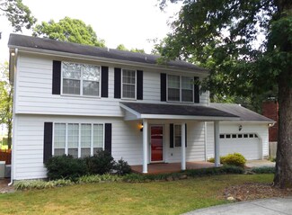 1504 Gardenhire Rd, Signal Mountain, TN 37377