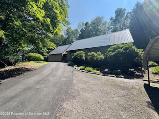 1445 Heart Lake Rd, Scott Township, PA 18433