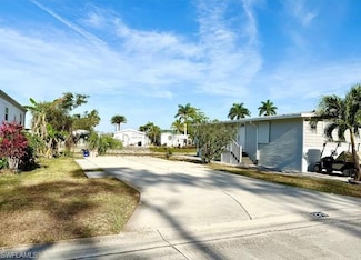 276 Bass Ln, Naples, FL 34114