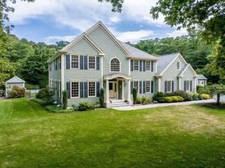 5 Pine St, Sandwich, MA 02563