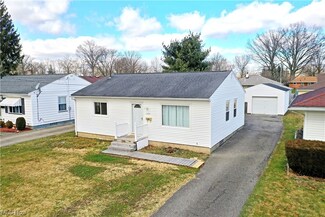 1426 Westwood Dr NW, Warren, OH 44485
