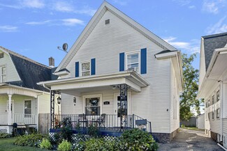 816 E St, La Porte, IN 46350