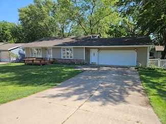 443 Rohr St, Arnolds Park, IA 51331