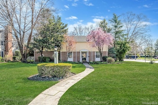 1 Prospect Ave, Garden City, NY 11530