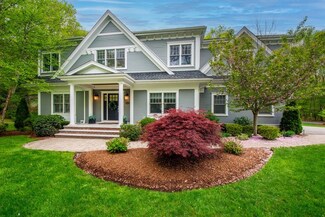 421 Oak St, Westwood, MA 02090