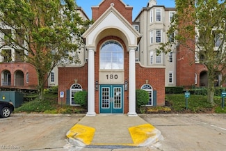 180 Fox Hollow Dr Unit 105, Cleveland, OH 44124