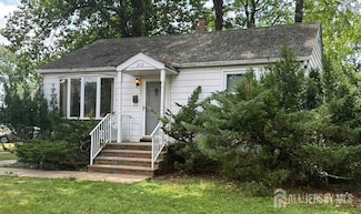 212 Middlesex Ave, Iselin, NJ 08830