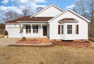 85 Jarrett Bay Ln, Fuquay Varina, NC 27526