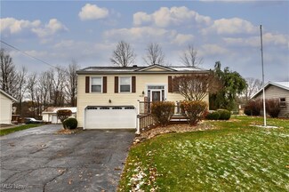 4635 S Warwick Dr, Canfield, OH 44406