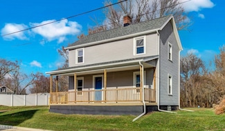 221 Maple St, Waynesburg, OH 44688
