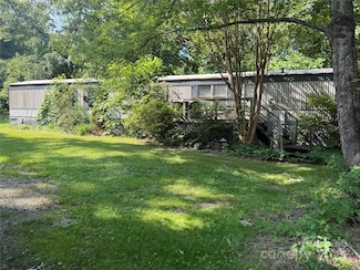 3 Erman Dr, Swannanoa, NC 28778