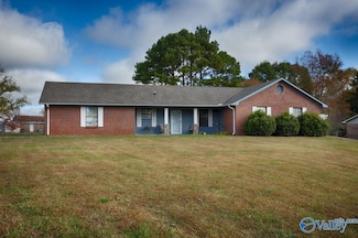 197 Silverwood Ln, Hazel Green, AL 35750