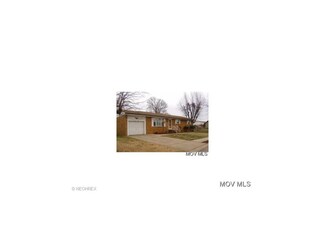 708 Circle Dr, Belpre, OH 45714