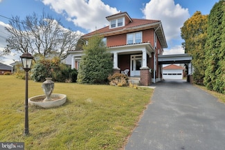 320 S 9th St, Akron, PA 17501