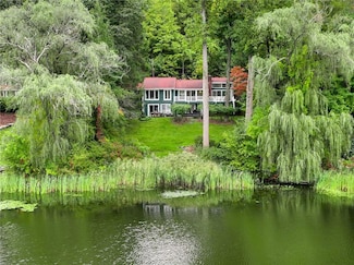38 Bishop Park Rd, Pound Ridge, NY 10576