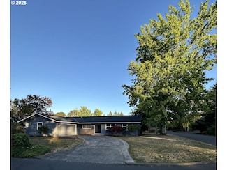 8940 SW Oak Ln, Portland, OR 97223
