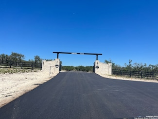 124 Brooklyn Dr NW, Mountain H, TX 78058