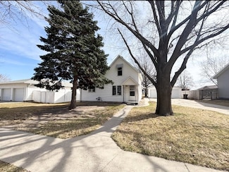 717 S 2nd St, Albion, NE 68620