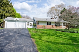 310 Pinegrove Ave, Irondequoit, NY 14617