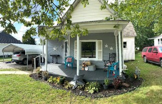 744 S Section St, Dugger, IN 47848