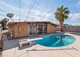 6112 Fairwood Cir, Las Vegas, NV 89107