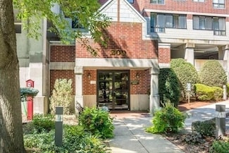 200 Ledgewood Dr Unit 509, Stoneham, MA 02180