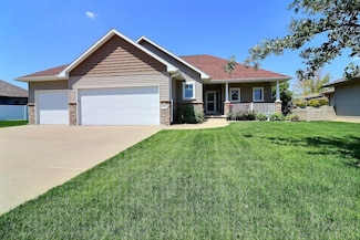 3122 Applewood Dr, Fremont, NE 68025