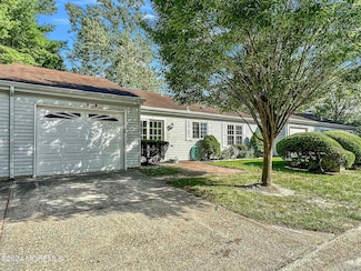 914B Liverpool Cir, Manchester, NJ 08759