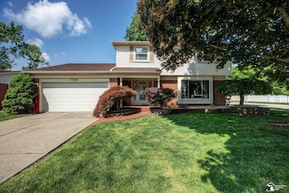 1700 Kenwood St, Trenton, MI 48183