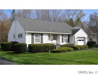 29 Montgomery St, Hamilton, NY 13346