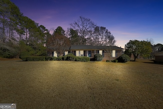 105 Skyline Dr, Barnesville, GA 30204